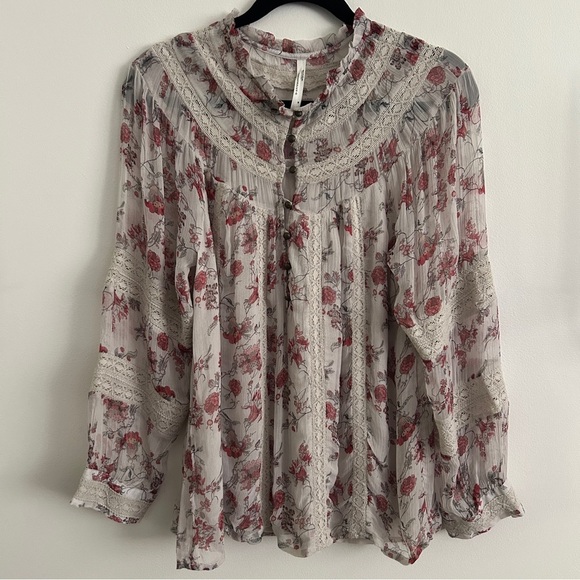 Anthropologie Tops - ANTHROPOLOGIE Floral Lace Trim Blouse